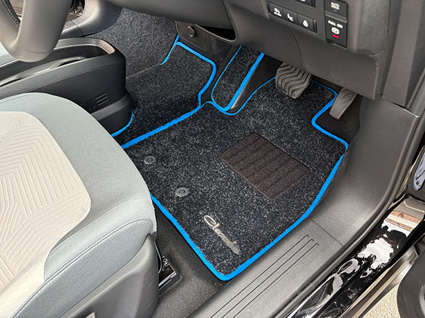 フロアマット追加車種： NISSAN：リーフ
