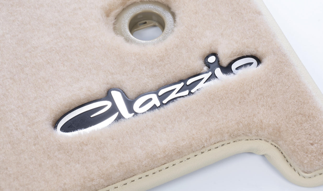 クラッツィオのロゴエンブレム付き